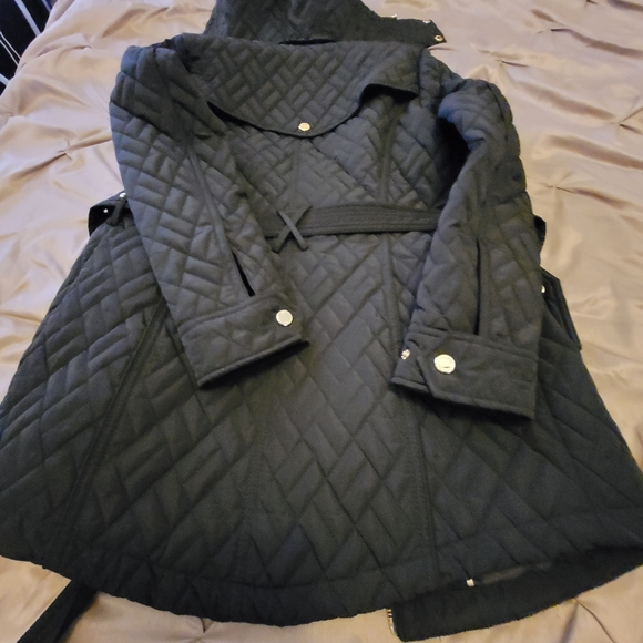 Calvin Klein - Picture 7 of 8